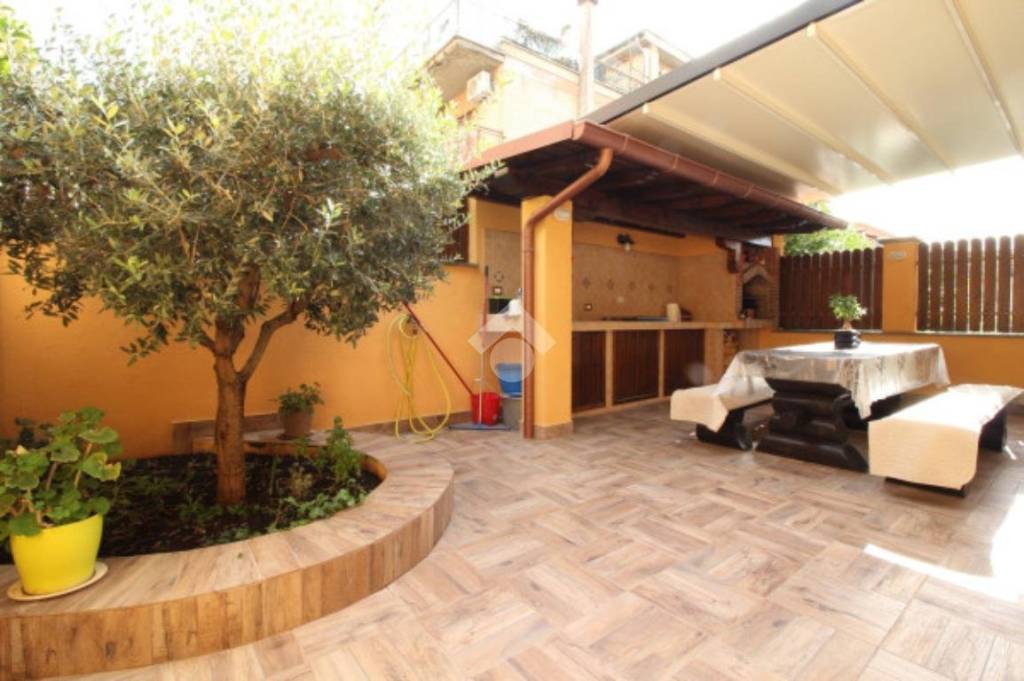casa indipendente in vendita a Fonte Nuova in zona Torre Lupara
