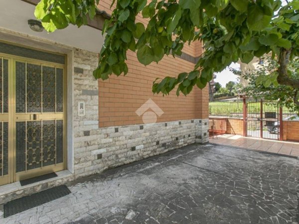 casa indipendente in vendita a Fonte Nuova in zona Torre Lupara