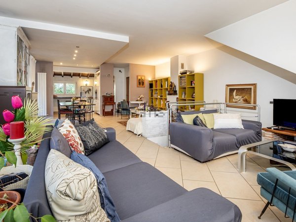 casa indipendente in vendita a Fonte Nuova in zona Santa Lucia