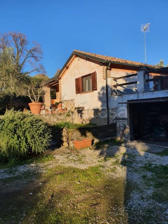casa indipendente in vendita a Fonte Nuova in zona Torre Lupara
