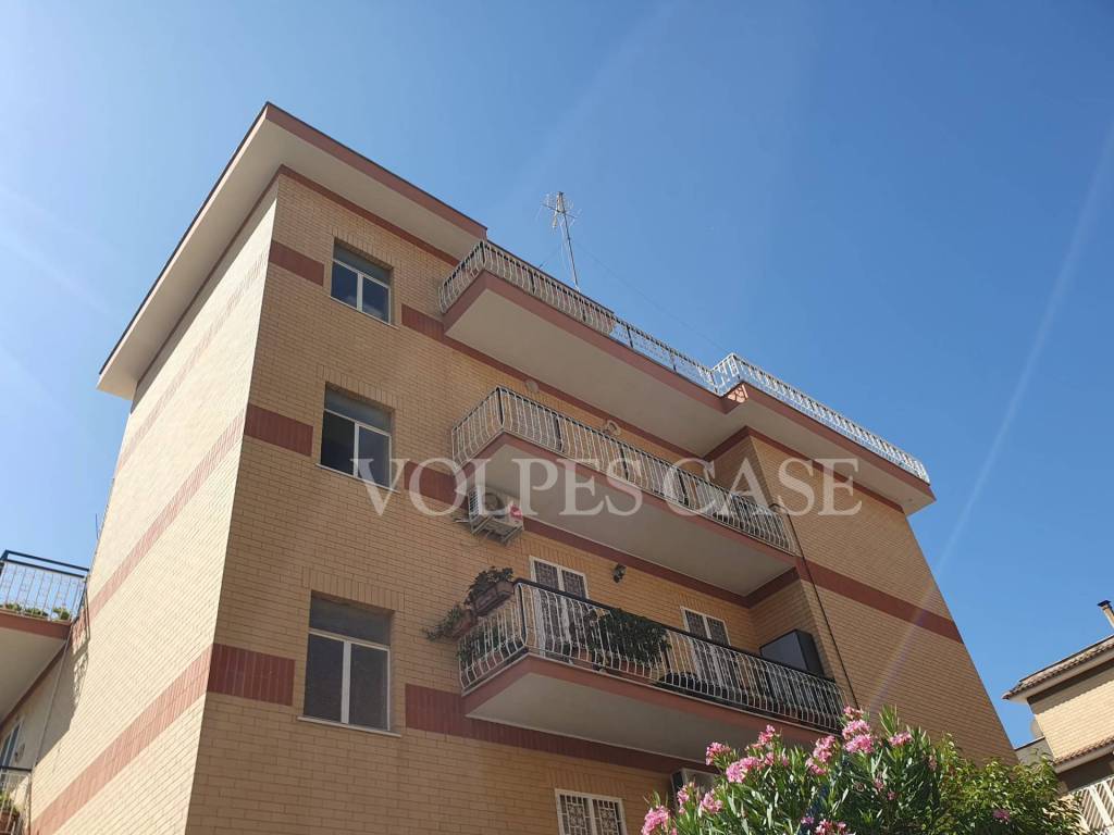 appartamento in vendita a Fonte Nuova in zona Torre Lupara