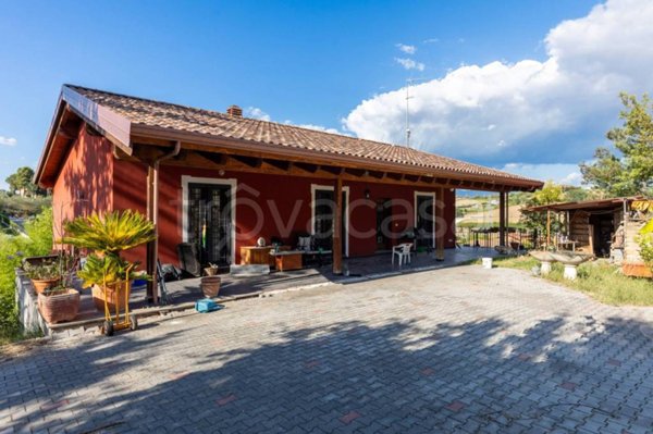 casa indipendente in vendita a Fonte Nuova in zona Santa Lucia