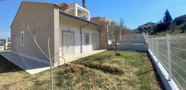 casa indipendente in vendita a Fonte Nuova in zona Torre Lupara