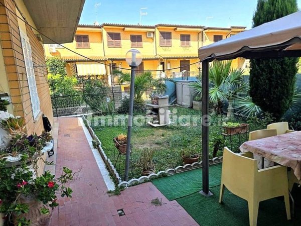 appartamento in vendita a Fonte Nuova in zona Torre Lupara
