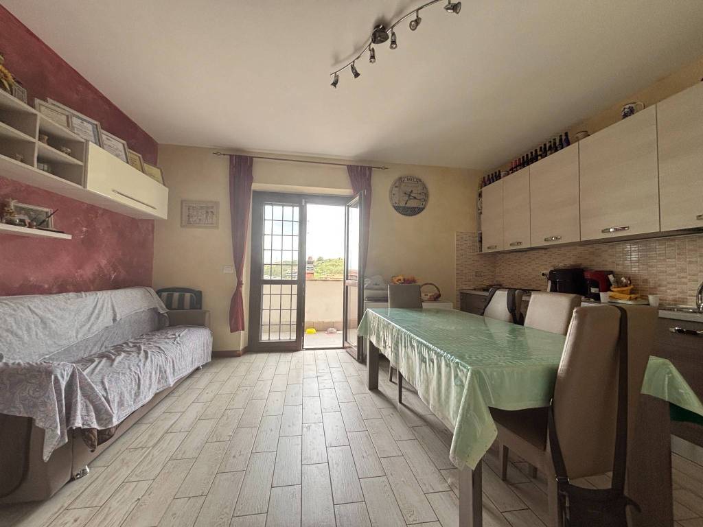 appartamento in vendita a Fonte Nuova in zona Santa Lucia