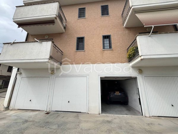 appartamento in vendita a Fonte Nuova in zona Santa Lucia