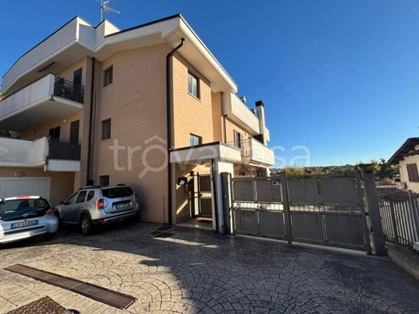 appartamento in vendita a Fonte Nuova in zona Santa Lucia