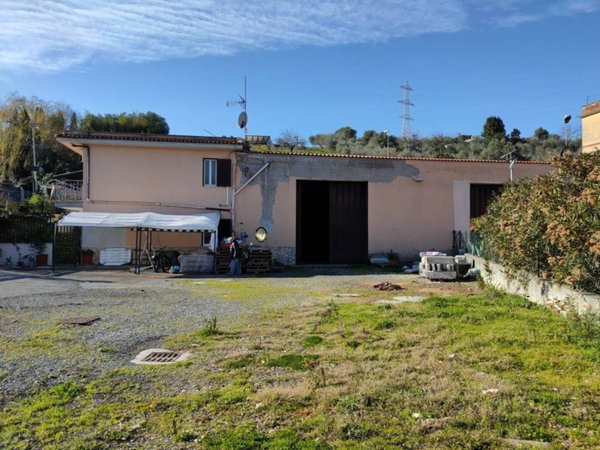 locale commerciale in vendita a Fonte Nuova in zona Torre Lupara