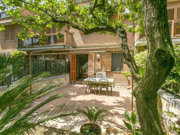 casa indipendente in vendita a Fonte Nuova in zona Torre Lupara