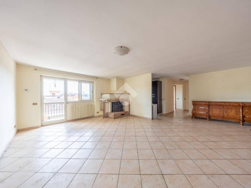 appartamento in vendita a Fonte Nuova in zona Santa Lucia