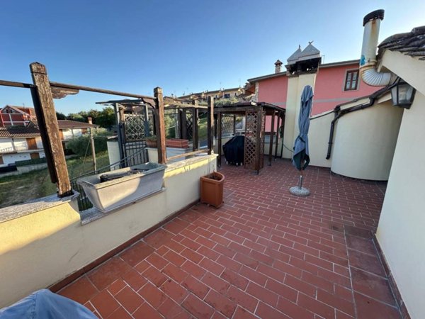 appartamento in vendita a Fonte Nuova in zona Santa Lucia