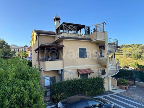 appartamento in vendita a Fonte Nuova in zona Santa Lucia