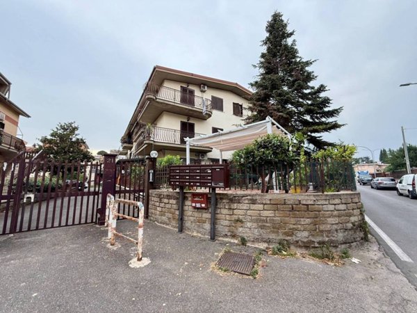 appartamento in vendita a Fonte Nuova in zona Santa Lucia