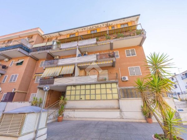 appartamento in vendita a Fonte Nuova in zona Santa Lucia