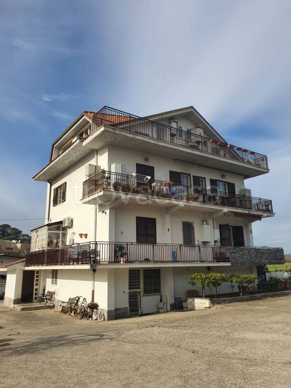 appartamento in vendita a Fonte Nuova in zona Santa Lucia