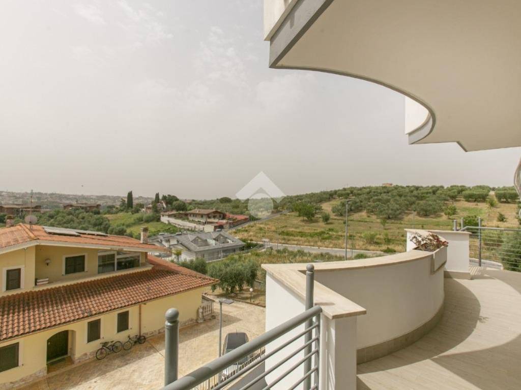 appartamento in vendita a Fonte Nuova in zona Torre Lupara