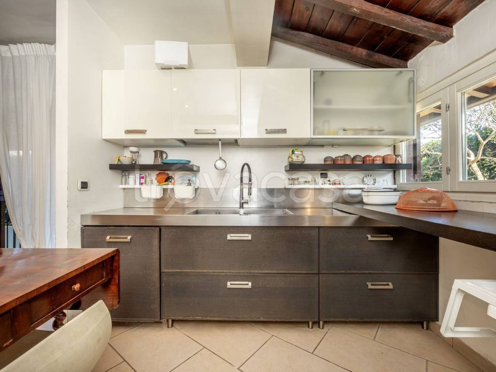 casa indipendente in vendita a Fonte Nuova in zona Santa Lucia