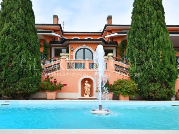 villa in vendita a Fonte Nuova in zona Santa Lucia