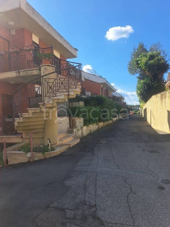 appartamento in vendita a Fonte Nuova in zona Torre Lupara