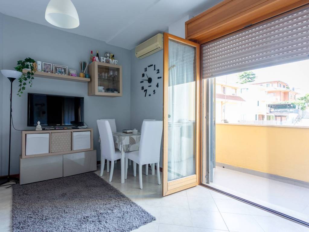 appartamento in vendita a Fonte Nuova in zona Torre Lupara