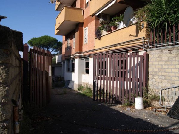 locale commerciale in vendita a Fonte Nuova in zona Torre Lupara