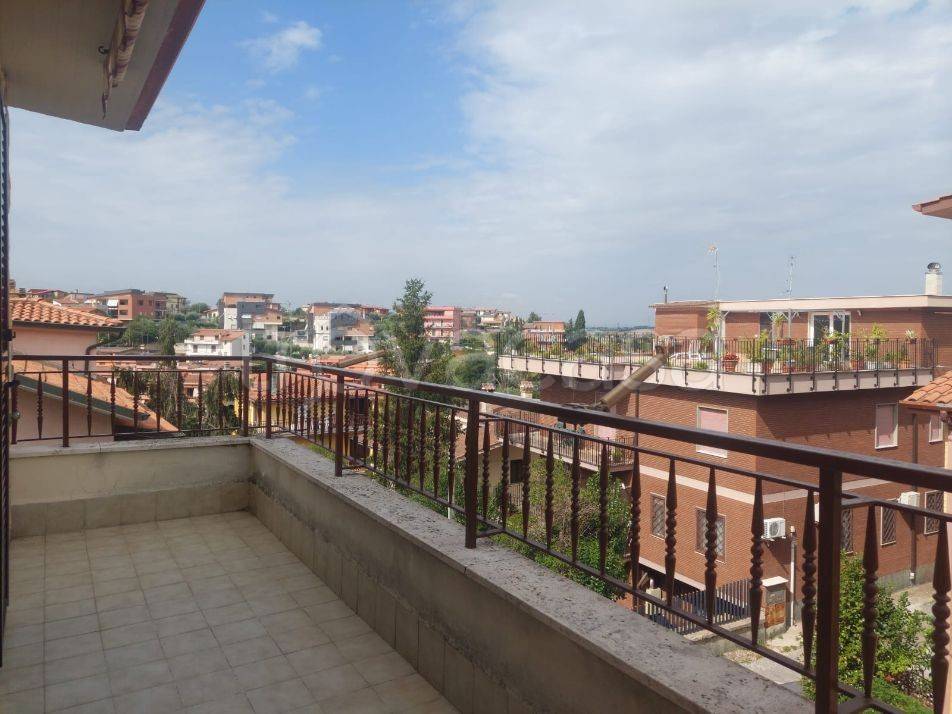 casa indipendente in vendita a Fonte Nuova in zona Torre Lupara