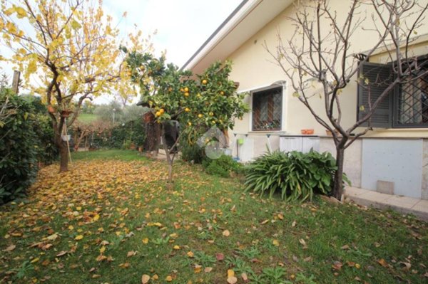 casa indipendente in vendita a Fonte Nuova in zona Torre Lupara