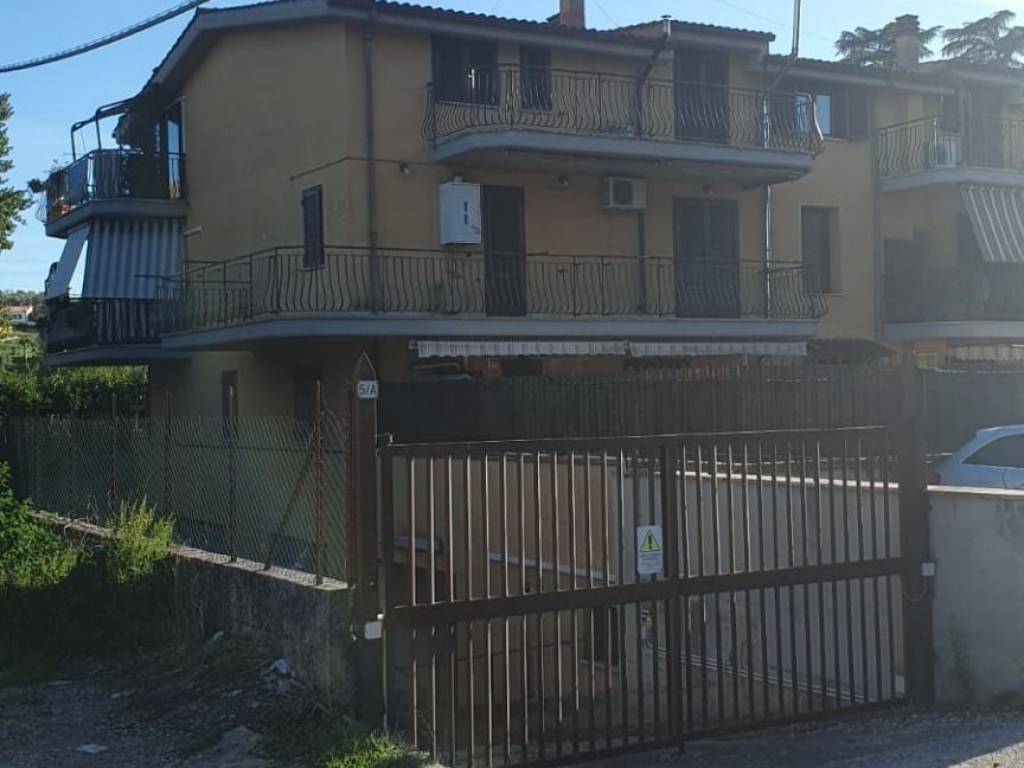 appartamento in vendita a Fonte Nuova in zona Santa Lucia