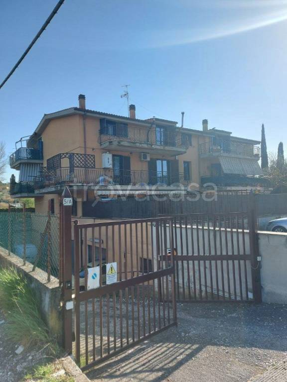 appartamento in vendita a Fonte Nuova in zona Santa Lucia