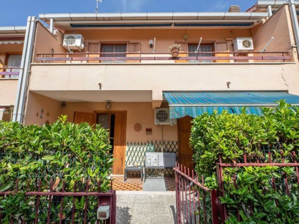 casa indipendente in vendita a Fonte Nuova in zona Torre Lupara