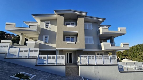 appartamento in vendita a Fonte Nuova in zona Torre Lupara