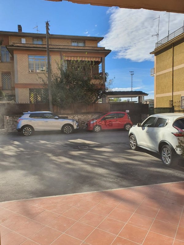 ufficio in vendita a Fonte Nuova in zona Santa Lucia