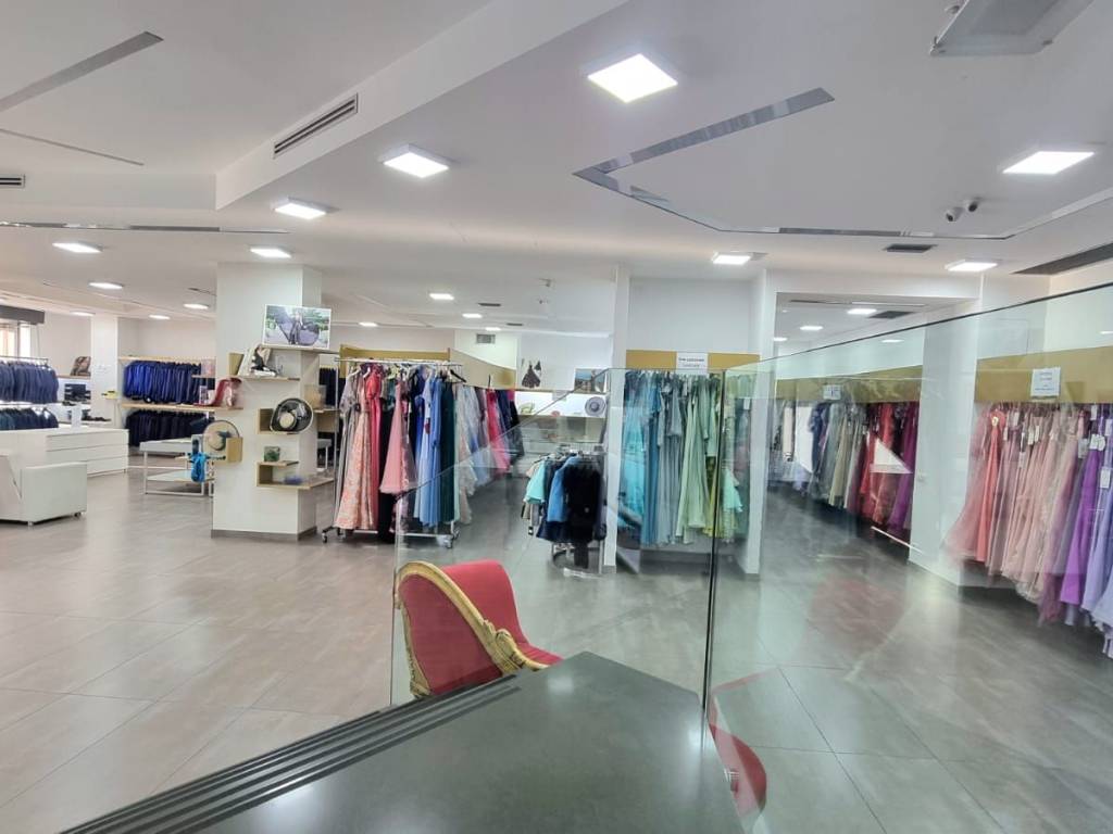 negozio in vendita a Fonte Nuova in zona Santa Lucia