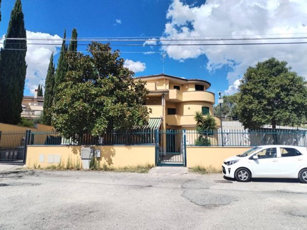 intera palazzina in vendita a Fonte Nuova in zona Torre Lupara