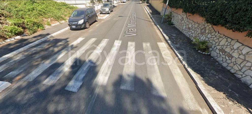 casa indipendente in vendita a Fonte Nuova in zona Santa Lucia