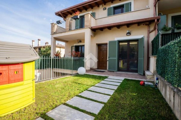 casa indipendente in vendita a Fonte Nuova in zona Torre Lupara