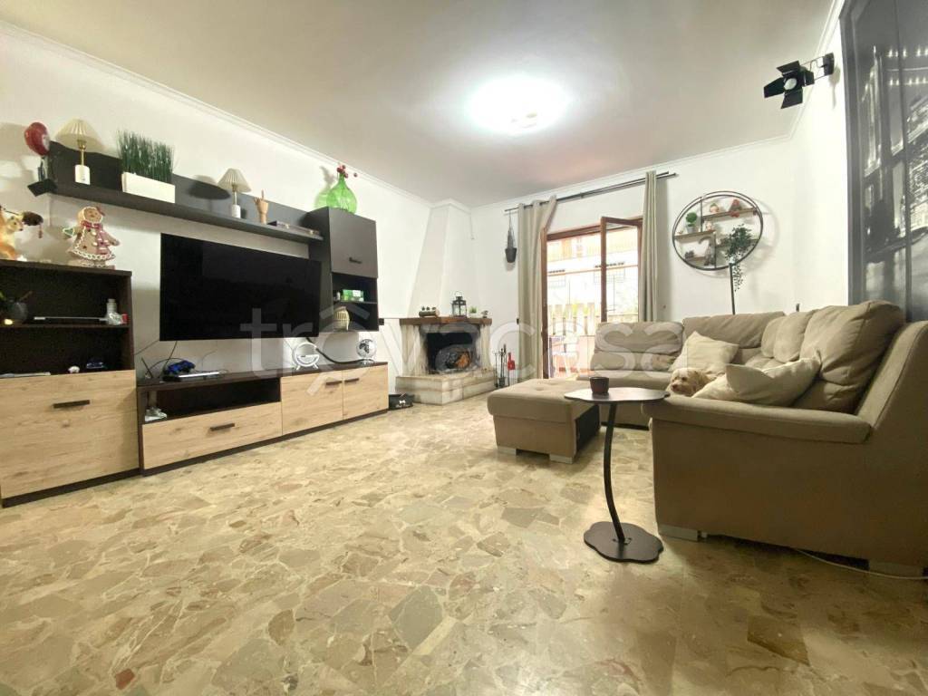 casa indipendente in vendita a Fonte Nuova in zona Torre Lupara