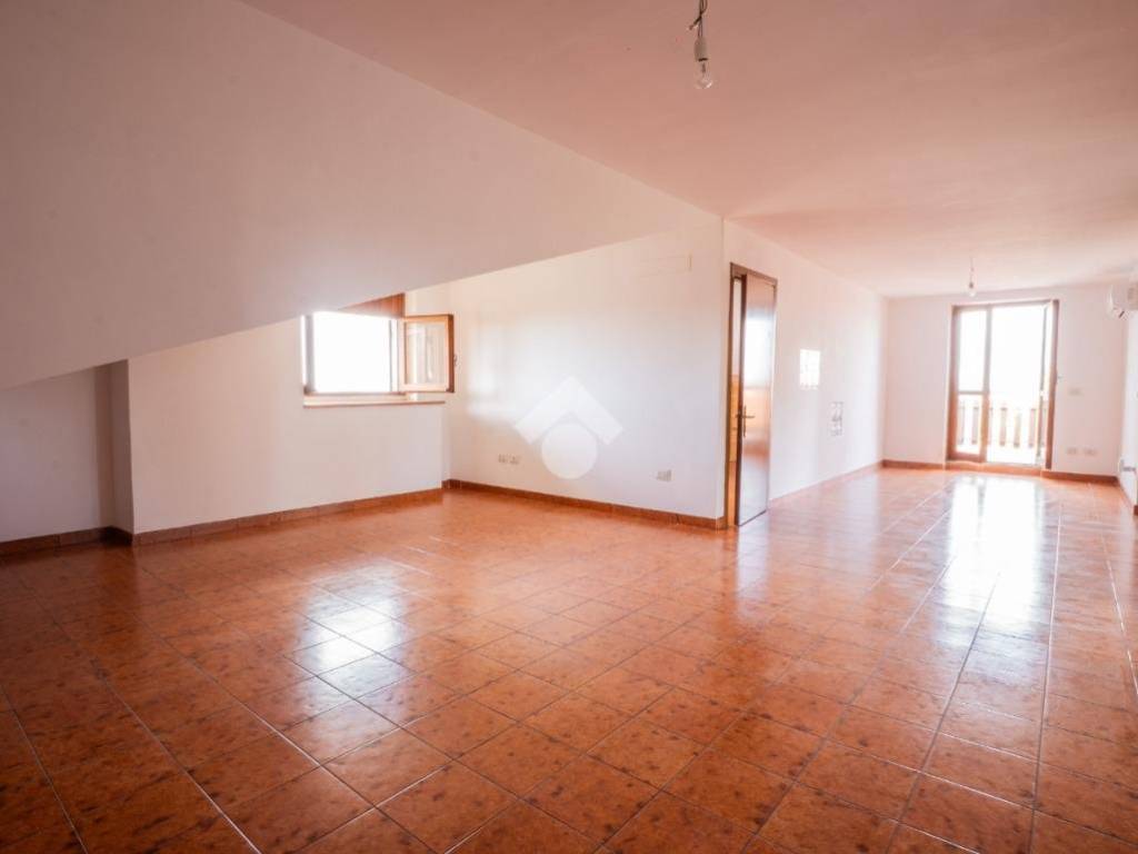 appartamento in vendita a Fonte Nuova in zona Torre Lupara