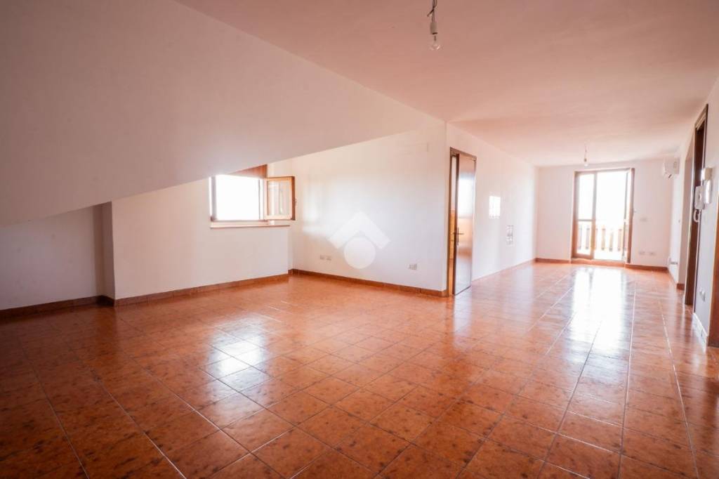 appartamento in vendita a Fonte Nuova in zona Torre Lupara