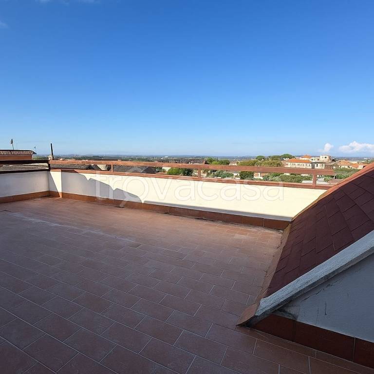 appartamento in vendita a Fonte Nuova in zona Torre Lupara