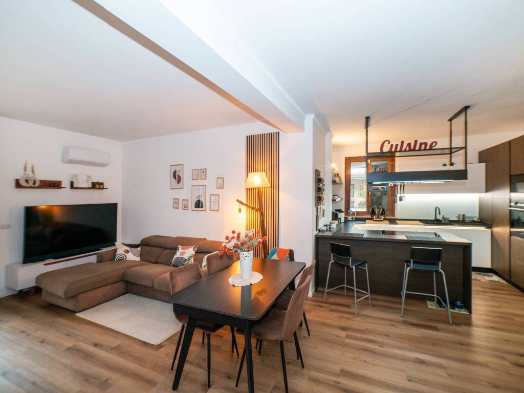 appartamento in vendita a Fonte Nuova in zona Santa Lucia