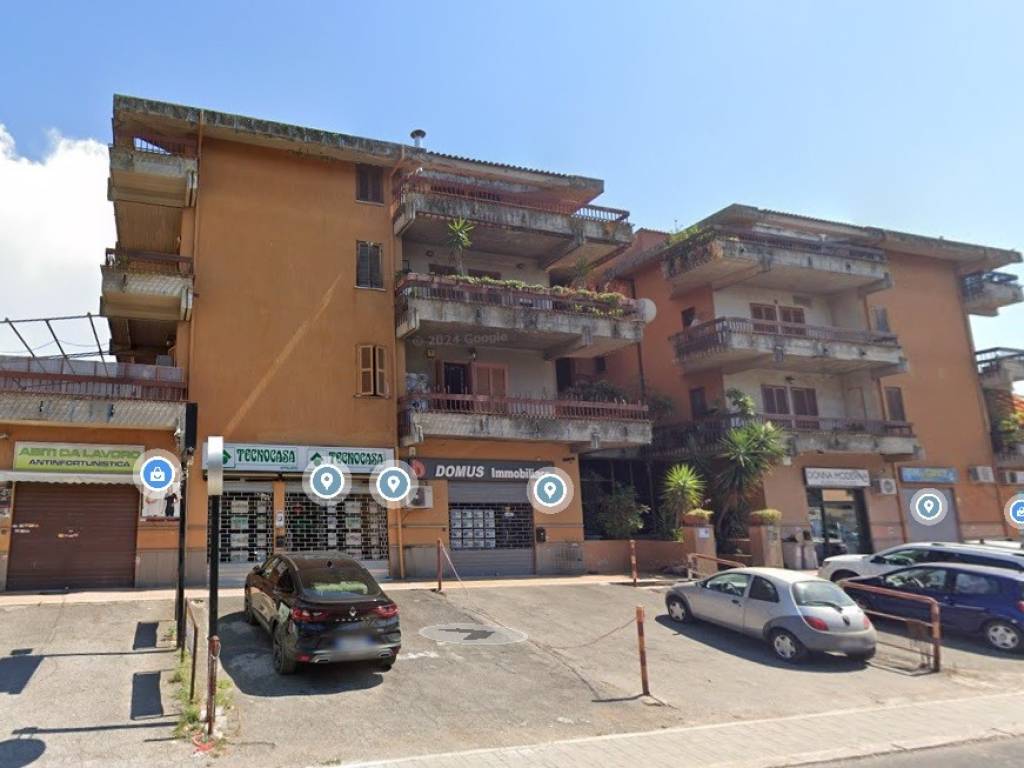 locale commerciale in vendita a Fonte Nuova in zona Santa Lucia