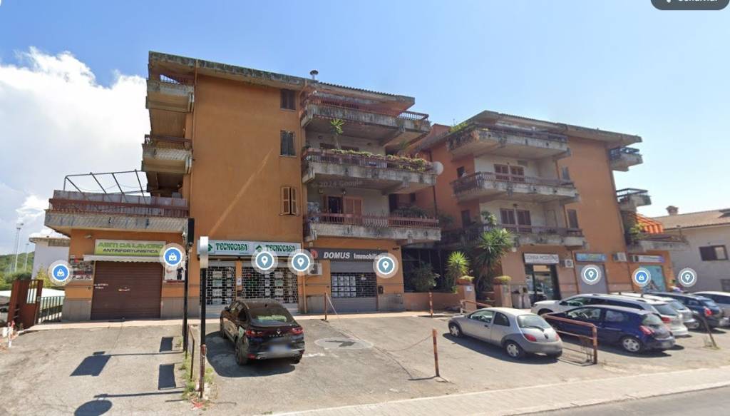 locale commerciale in vendita a Fonte Nuova in zona Santa Lucia