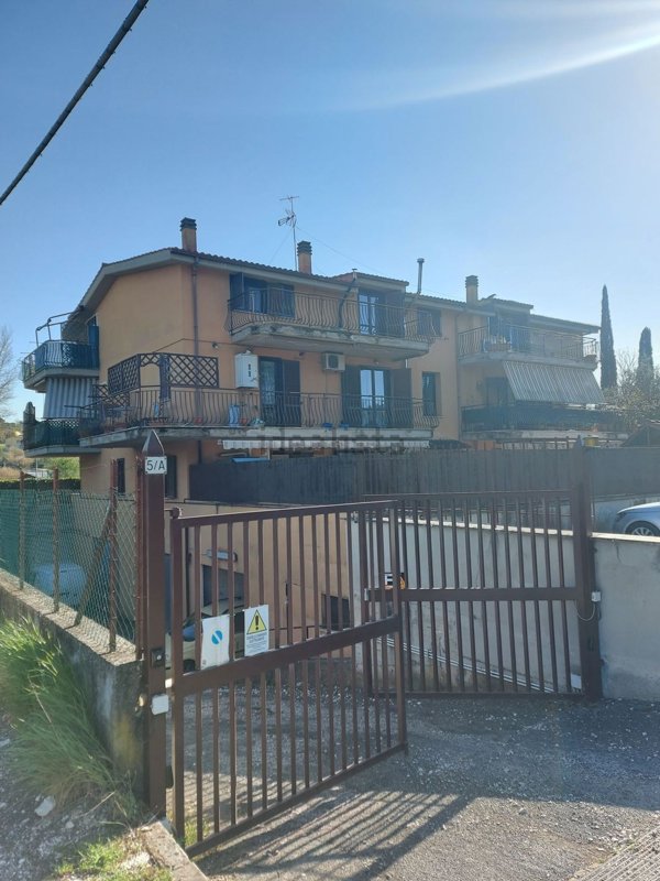 appartamento in vendita a Fonte Nuova in zona Santa Lucia