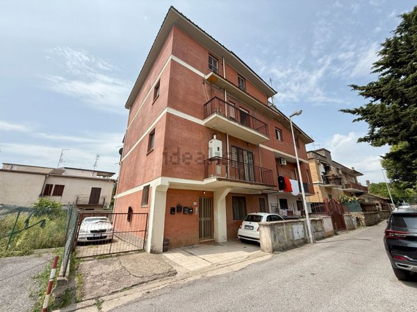 appartamento in vendita a Fonte Nuova in zona Torre Lupara