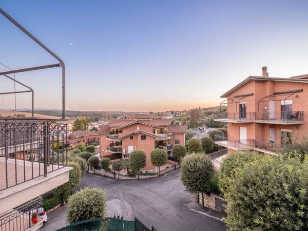 appartamento in vendita a Fonte Nuova in zona Santa Lucia