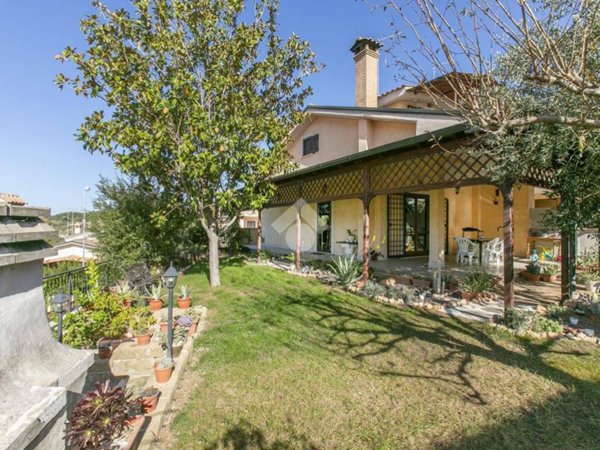 casa indipendente in vendita a Fonte Nuova