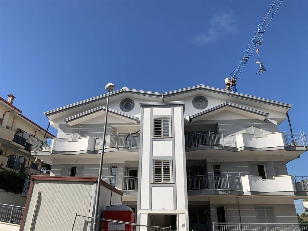 appartamento in vendita a Fonte Nuova in zona Torre Lupara