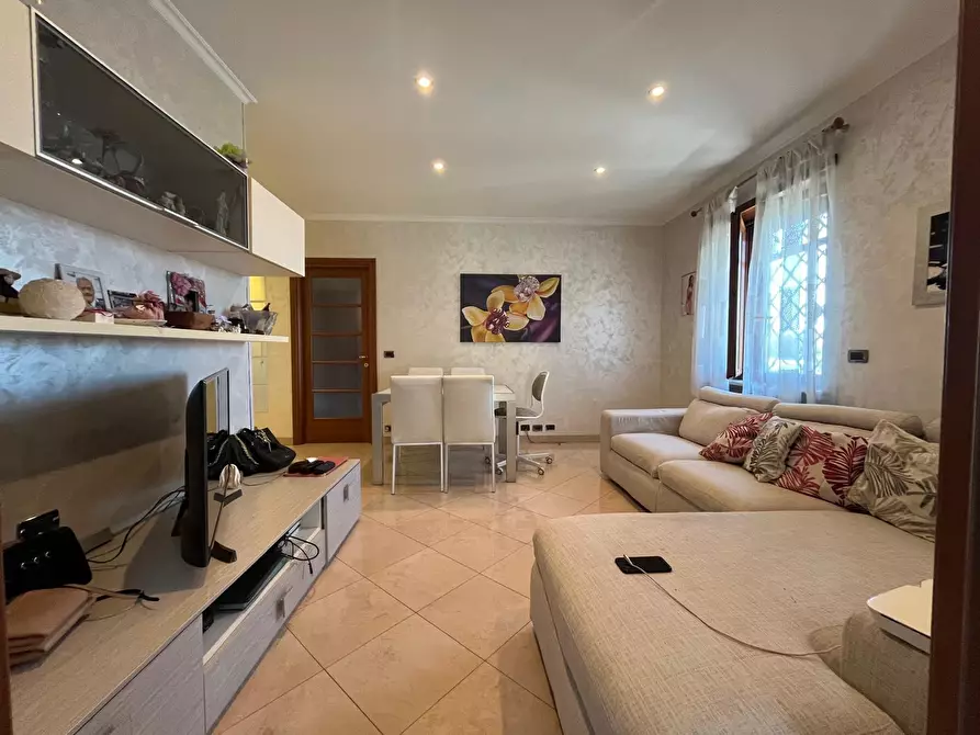 appartamento in vendita a Fonte Nuova in zona Santa Lucia