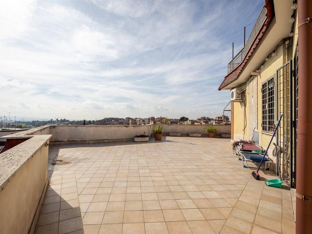 appartamento in vendita a Fonte Nuova in zona Torre Lupara